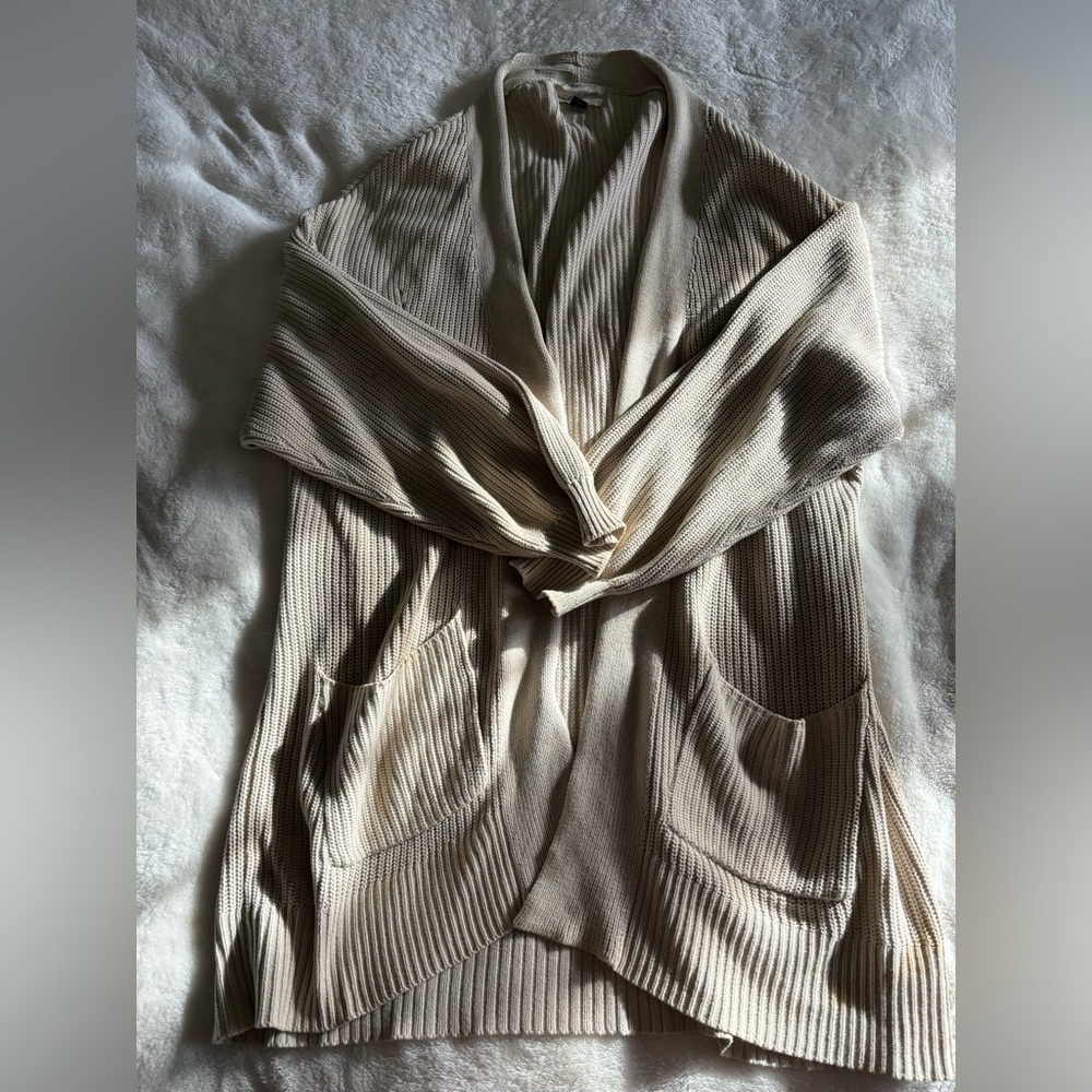 Universal Thread Cream Women's Sweater